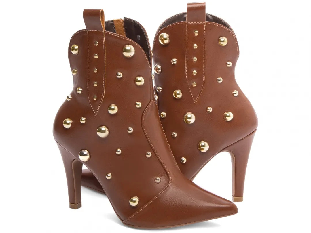 Bota Bico Fino Napa Caramelo com Apliques Dourados