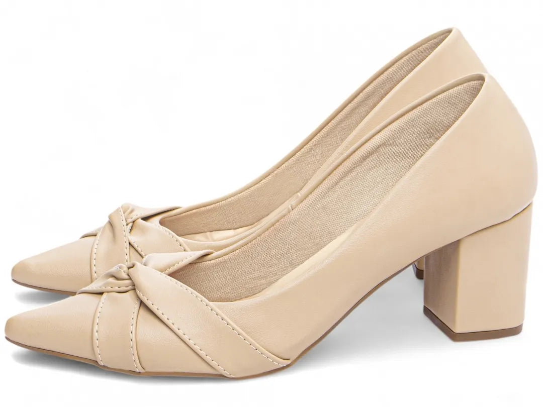 Sapato Scarpin Salto Grosso Bege com 6,5 cm Antiderrapante