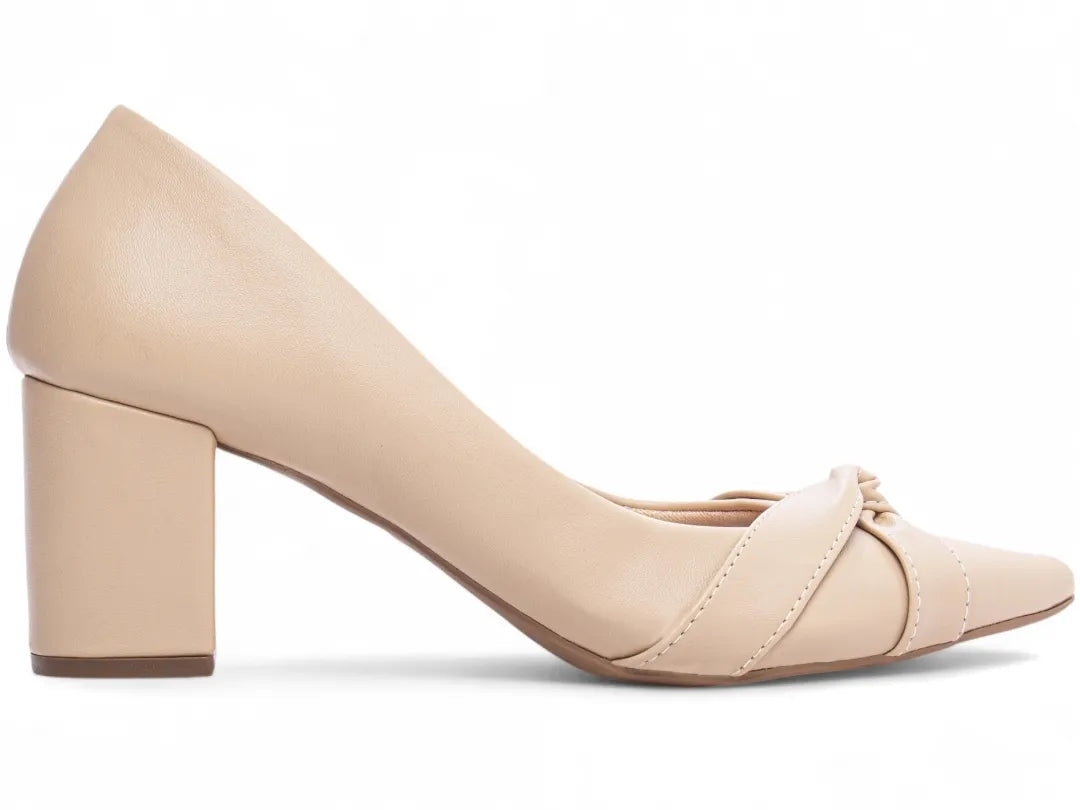 Sapato Scarpin Salto Grosso Bege com 6,5 cm Antiderrapante