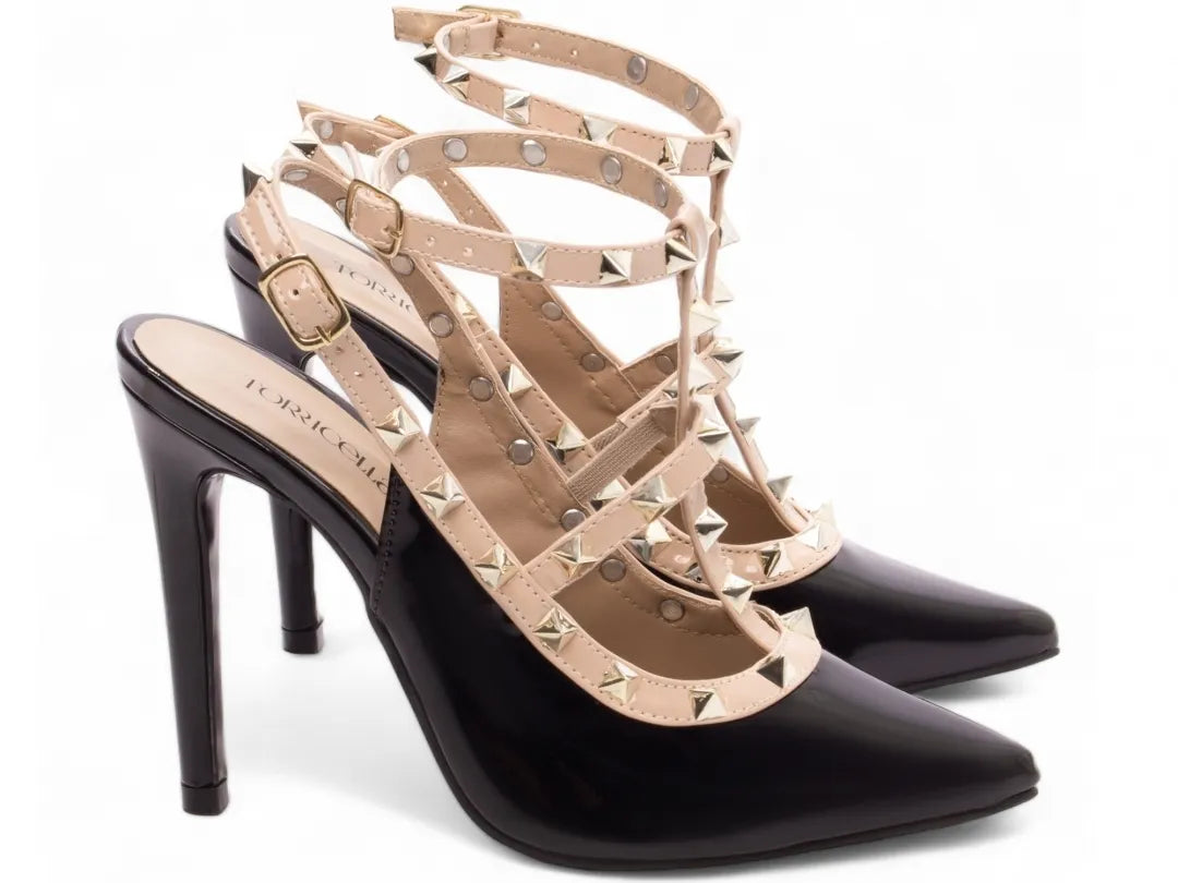 Sapato Scarpin Salto 12 Apliques de Pirâmide na cor Dourado