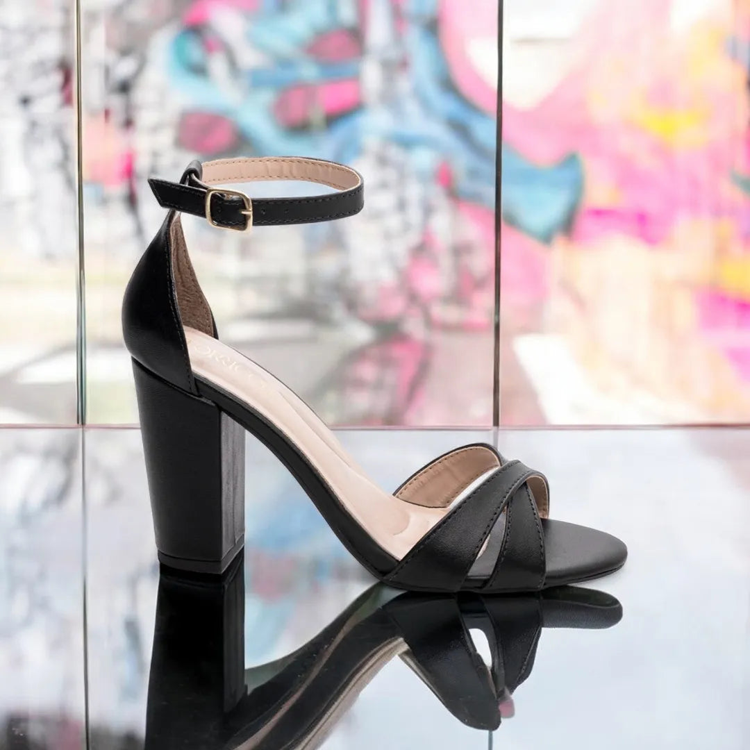 Sandália Feminina Napa Preta Salto Grosso 8,5 cm