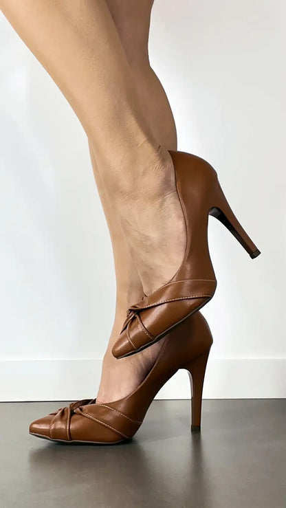 Sapato Scarpin Feminino Napa Caramelo Bico Fino Salto 10 cm
