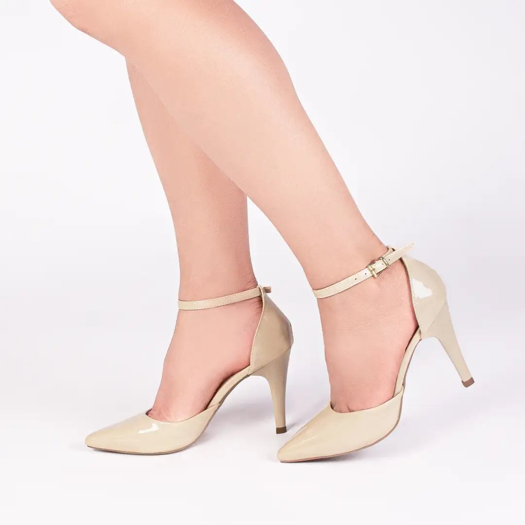 Scarpin Verniz Bege com Salto Fino 10cm