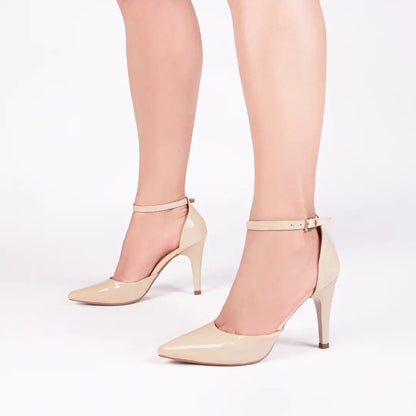 Scarpin Verniz Bege com Salto Fino 10cm