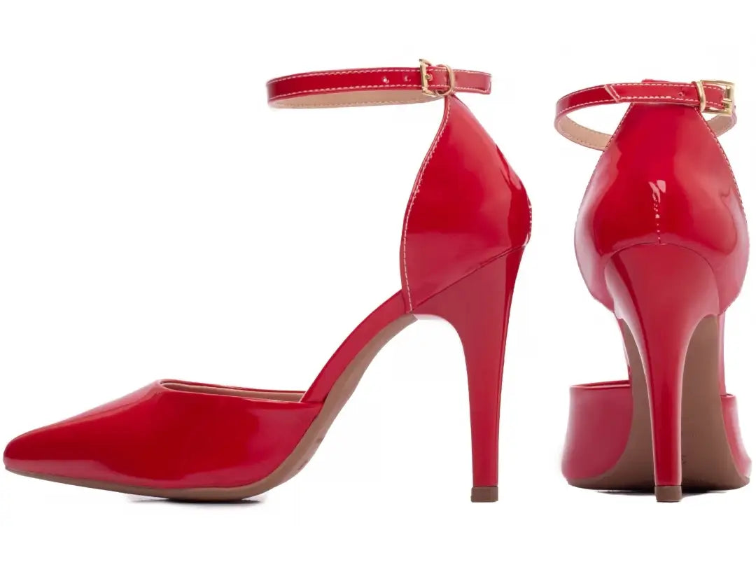 Sapato Scarpin Verniz Vermelho com Fivela Dourada Salto 10 cm