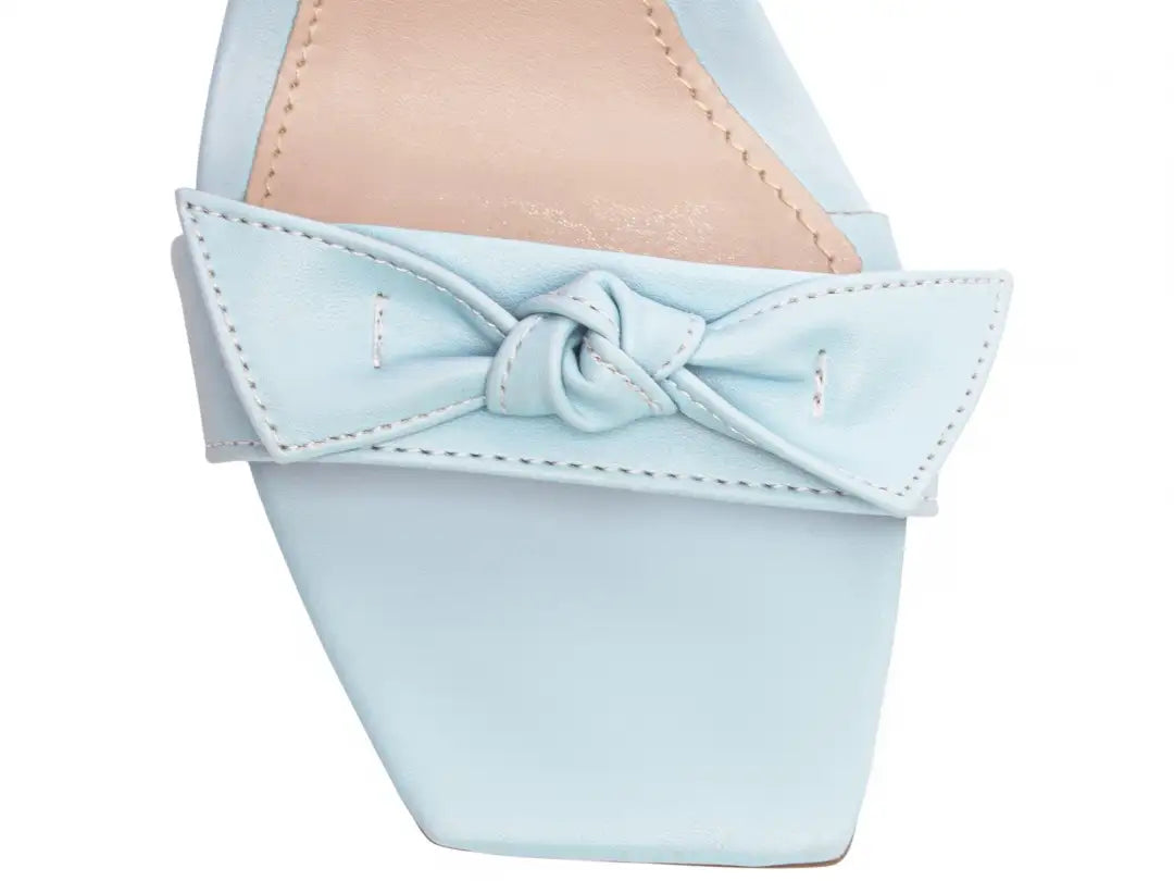 Sandália Feminina Azul em Napa com Salto Fino 8,5 cm