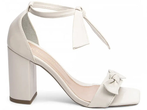 Sandália Feminina Off White com Laço Nó Salto 8,5 cm