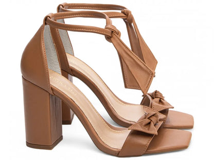 Sandália Feminina Napa Caramelo com Laço Nó Salto 8,5 cm