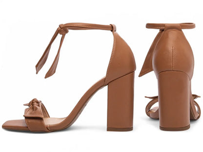 Sandália Feminina Napa Caramelo com Laço Nó Salto 8,5 cm