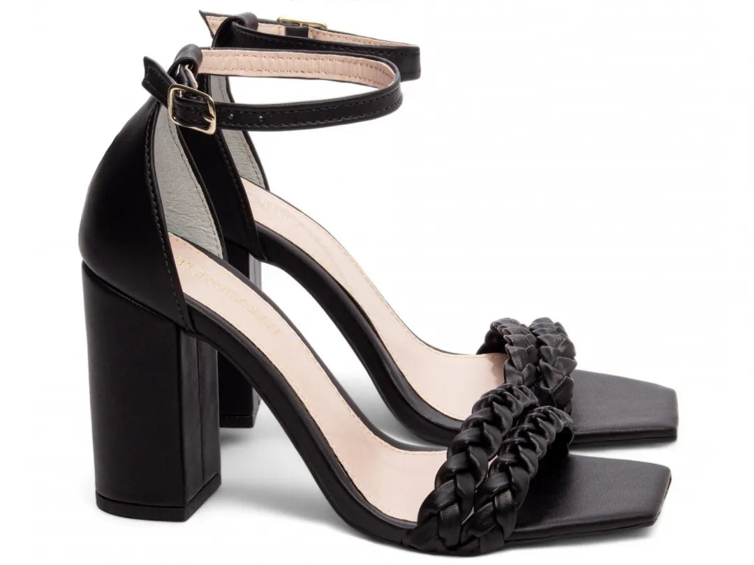 Sandália Feminina Napa Preto com Tiras Trançadas Salto 8,5 cm
