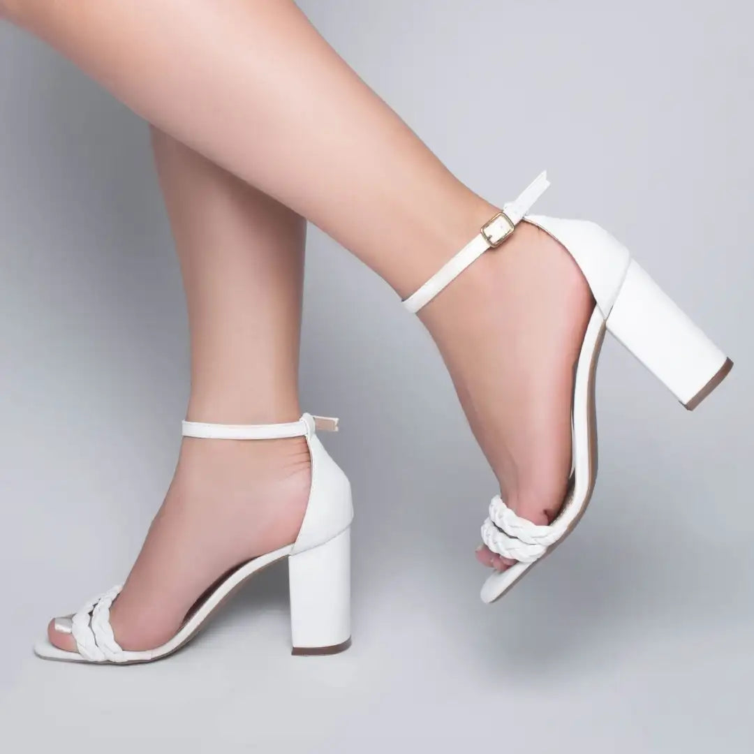 Sandália Feminina Napa Branco com Tiras Trançadas Salto 8,5 cm