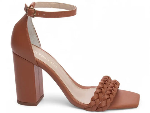 Sandália Feminina Napa Caramelo com Tiras Trançadas Salto 8,5 cm