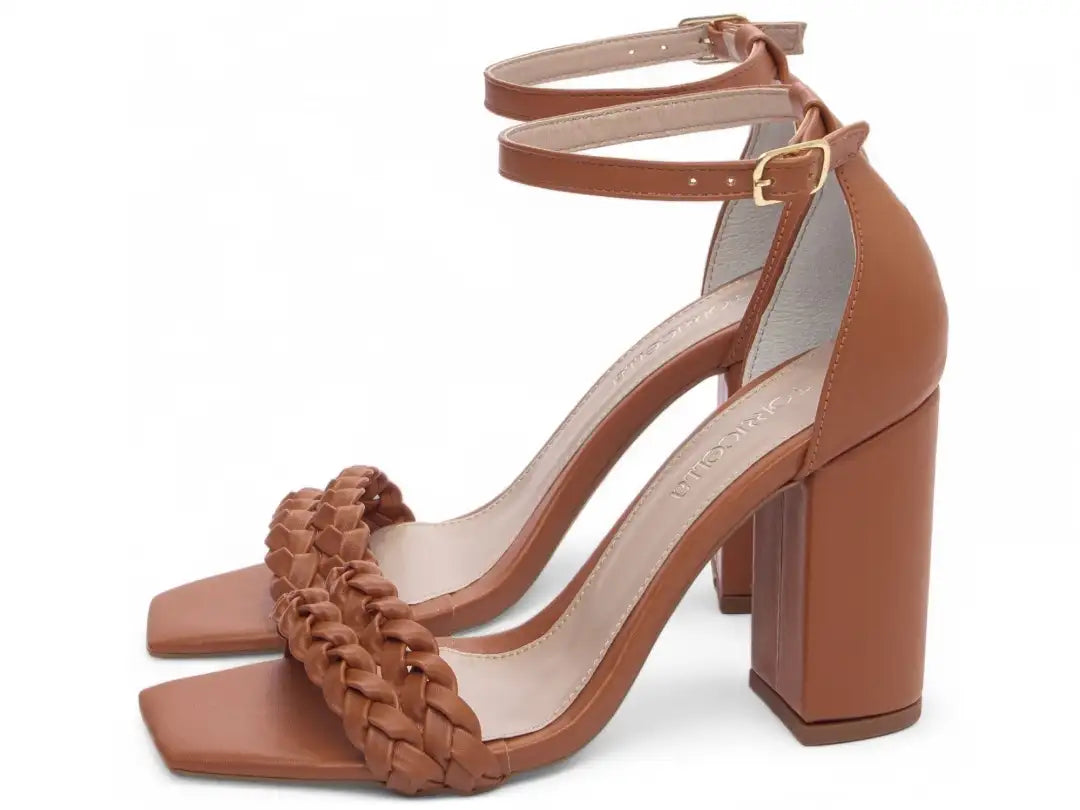 Sandália Feminina Napa Caramelo com Tiras Trançadas Salto 8,5 cm