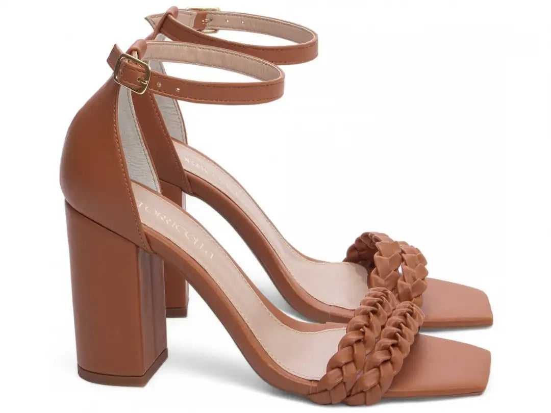 Sandália Feminina Napa Caramelo com Tiras Trançadas Salto 8,5 cm