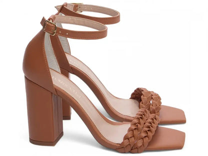Sandália Feminina Napa Caramelo com Tiras Trançadas Salto 8,5 cm