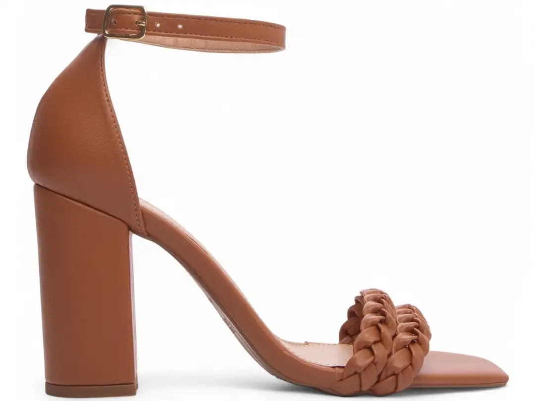 Sandália Feminina Napa Caramelo com Tiras Trançadas Salto 8,5 cm