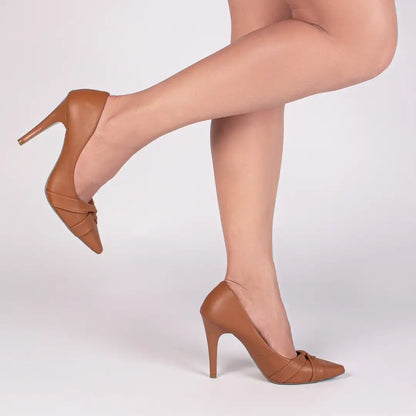 Scarpin Torricella Napa Caramelo – Luxo e Elegância